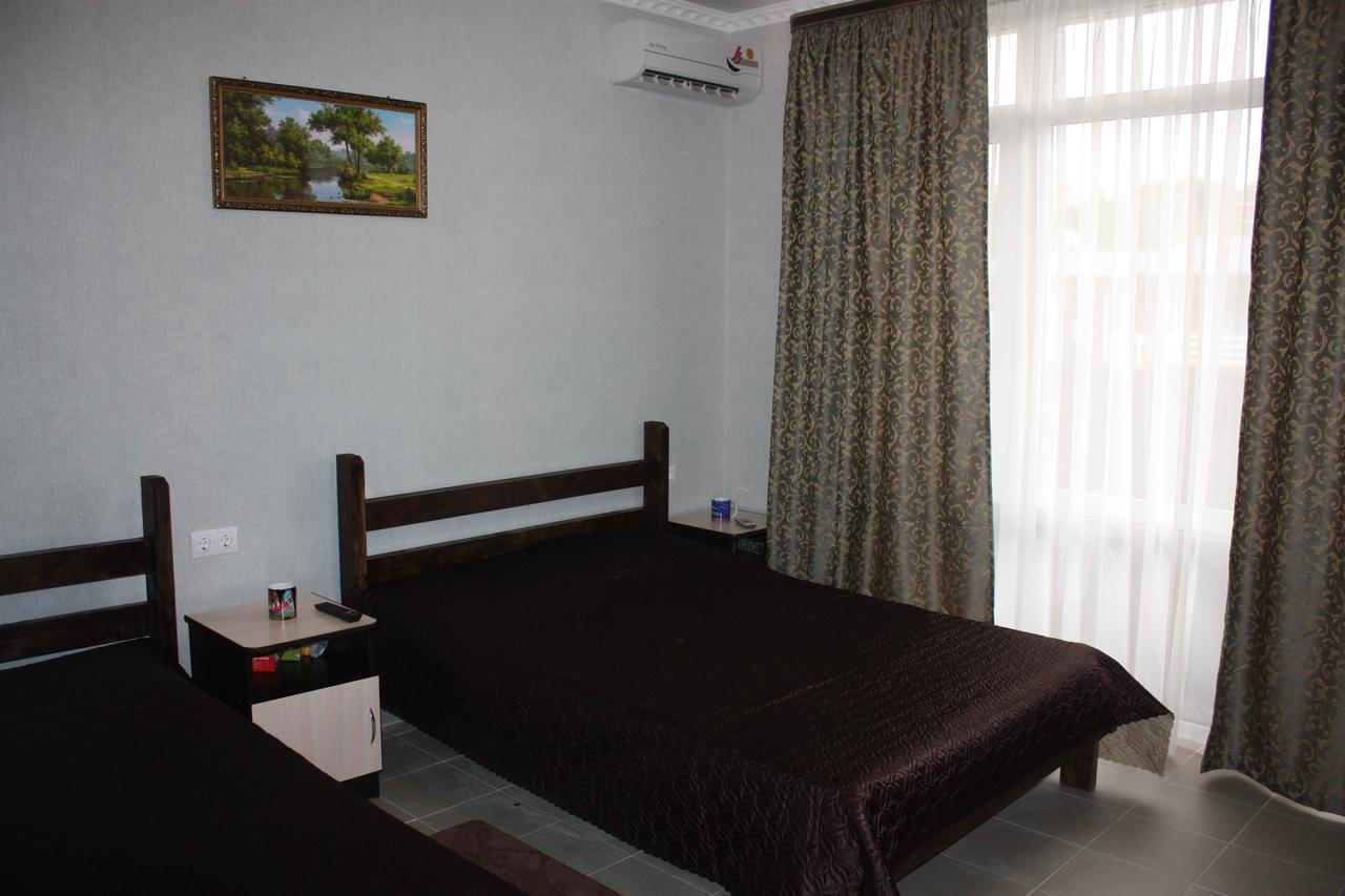 بيزوندا Viktoria Hotel المظهر الخارجي الصورة