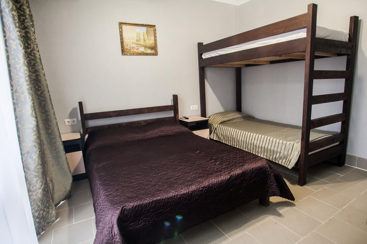 بيزوندا Viktoria Hotel المظهر الخارجي الصورة